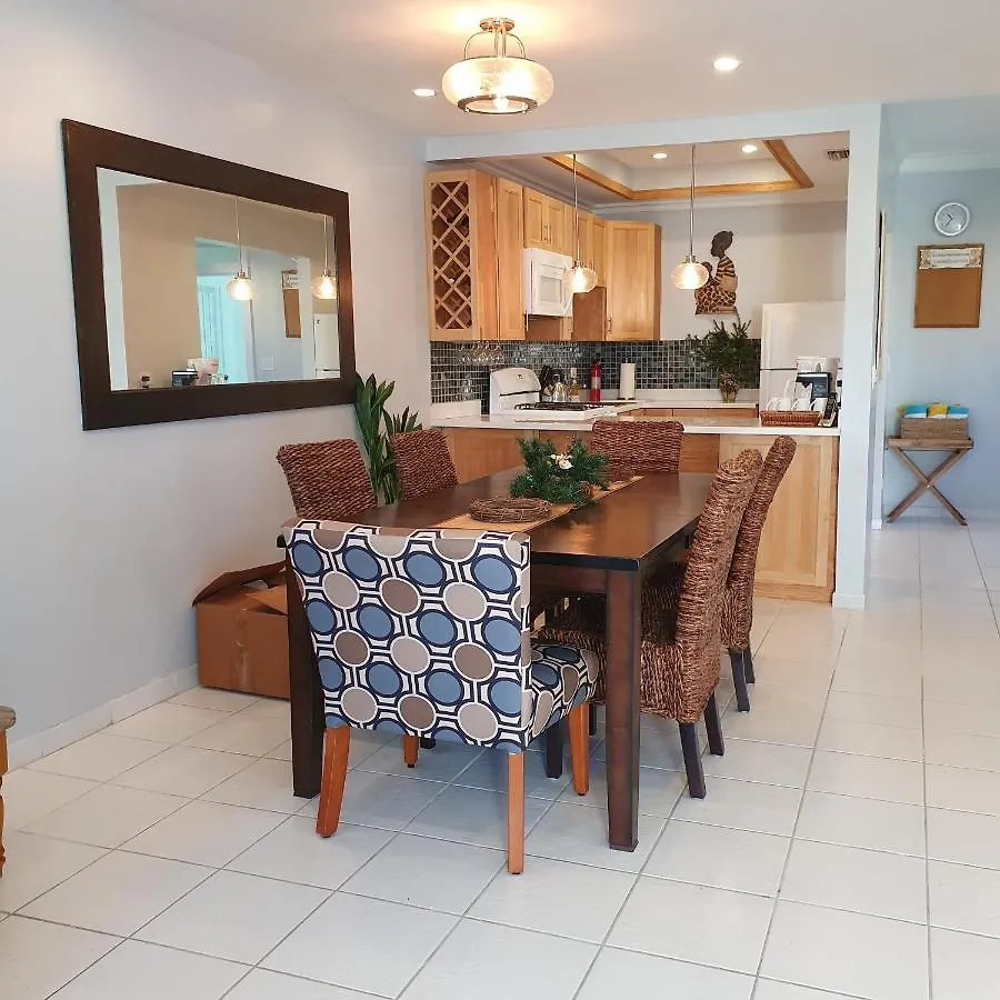 נסאו Ocean Breeze Villa 242 0*,  איי בהאמה